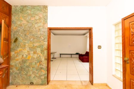 Casa para alugar com 280m², 4 quartos e 3 vagas Casa para alugar com 280m², 4 quartos e 3 vagasHall de entrada