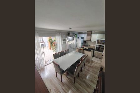 Casa à venda com 3 quartos, 118m² em Guapira, São Paulo