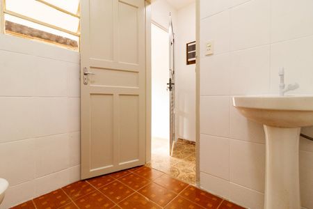 Casa para alugar com 60m², 3 quartos e sem vaga Casa para alugar com 60m², 3 quartos e sem vagaBanheiro