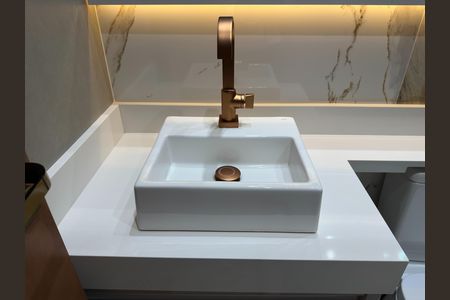 Apartamento para alugar com 47m², 2 quartos e 1 vaga Apartamento para alugar com 47m², 2 quartos e 1 vagaDetalhe do banheiro