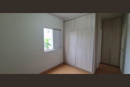 Apartamento para alugar com 79m², 4 quartos e 2 vagas Apartamento para alugar com 79m², 4 quartos e 2 vagasQuarto