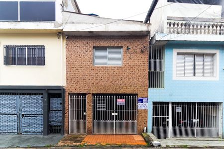 Casa à venda com 144m², 2 quartos e 1 vaga Casa à venda com 144m², 2 quartos e 1 vagaFachada