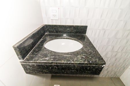 Apartamento à venda com 46m², 2 quartos e 1 vaga Apartamento à venda com 46m², 2 quartos e 1 vagaBanheiro