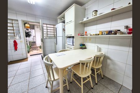 Casa à venda com 490m², 3 quartos e 4 vagas