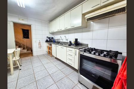 Casa à venda com 490m², 3 quartos e 4 vagas