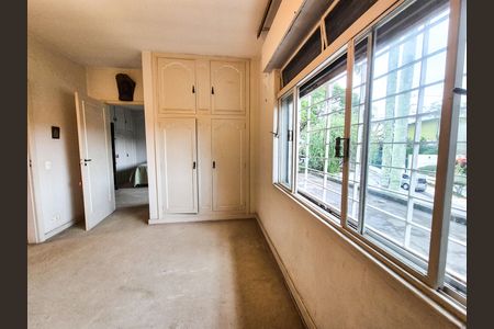 Casa à venda com 490m², 3 quartos e 4 vagas
