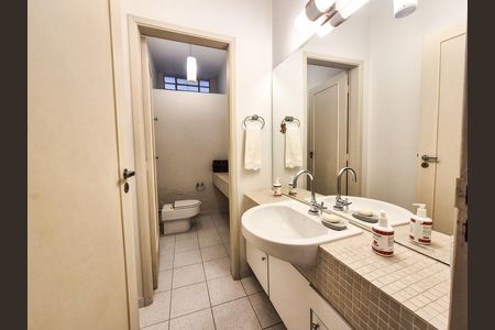Casa à venda com 490m², 3 quartos e 4 vagas
