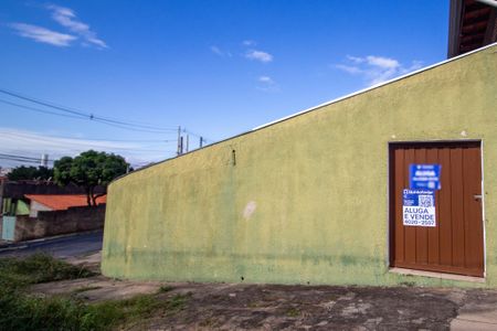 Casa para alugar com 45m², 1 quarto e sem vaga Casa para alugar com 45m², 1 quarto e sem vagaFachada