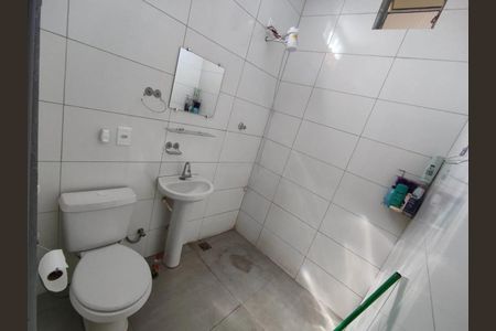 Casa para alugar com 59m², 3 quartos e 1 vaga Casa para alugar com 59m², 3 quartos e 1 vagaBanheiro social