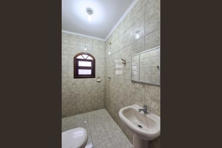 Casa à venda com 240m², 3 quartos e 2 vagasBanheiro da Suíte
