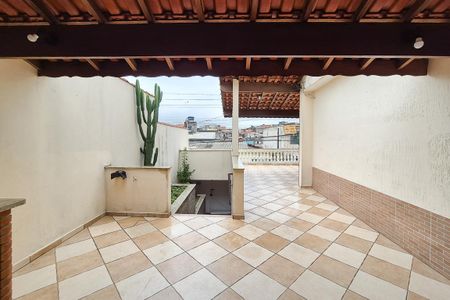 Casa à venda com 240m², 3 quartos e 2 vagasÁrea de Serviço