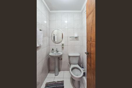 Casa à venda com 240m², 3 quartos e 2 vagasBanheiro de serviço