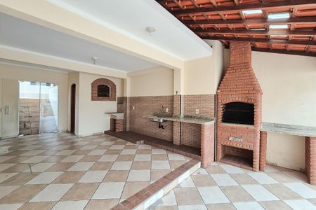 Casa à venda com 240m², 3 quartos e 2 vagasÁrea de Serviço
