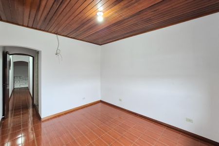 Casa à venda com 240m², 3 quartos e 2 vagasSuíte