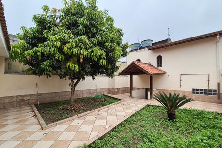 Casa à venda com 240m², 3 quartos e 2 vagasEdícula