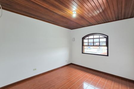 Casa à venda com 240m², 3 quartos e 2 vagasSuíte