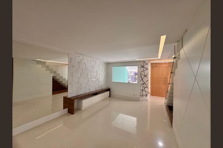 Casa de condomínio à venda com 150m², 3 quartos e 1 vagaSala