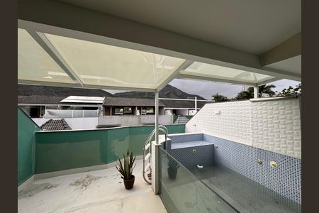 Casa de condomínio à venda com 150m², 3 quartos e 1 vagaTerraço