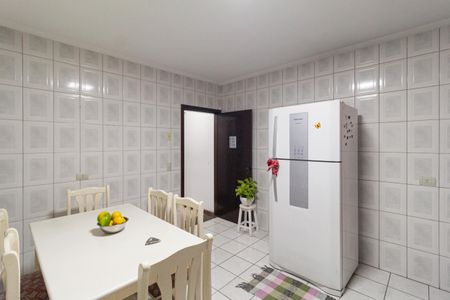 Casa para alugar com 170m², 4 quartos e 4 vagas Casa para alugar com 170m², 4 quartos e 4 vagasCozinha