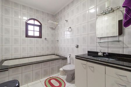 Casa para alugar com 170m², 4 quartos e 4 vagas Casa para alugar com 170m², 4 quartos e 4 vagasBanheiro da suíte