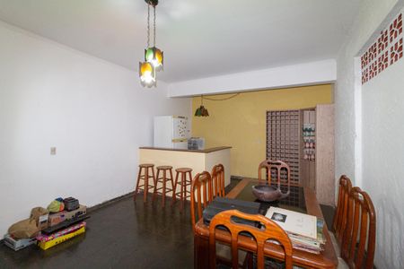 Casa para alugar com 170m², 4 quartos e 4 vagas Casa para alugar com 170m², 4 quartos e 4 vagasSalão