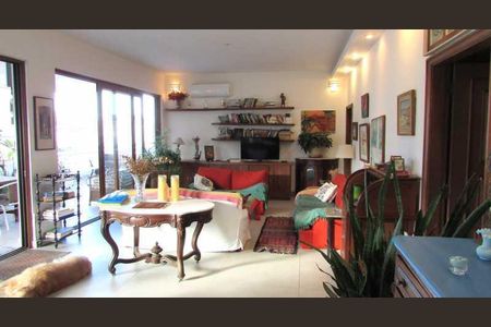 Apartamento à venda com 277m², 4 quartos e 1 vaga