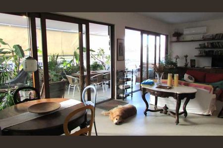 Apartamento à venda com 277m², 4 quartos e 1 vaga