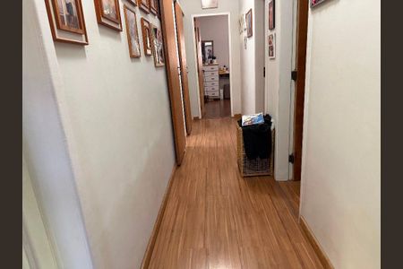 Casa à venda com 137m², 4 quartos e 2 vagas