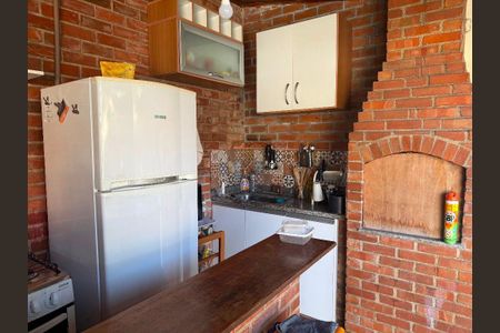 Casa à venda com 137m², 4 quartos e 2 vagas