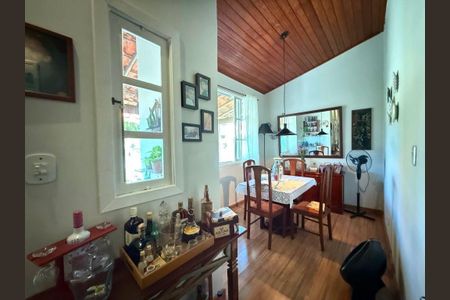 Casa à venda com 4 quartos, 137m² em Itaipu, Niterói