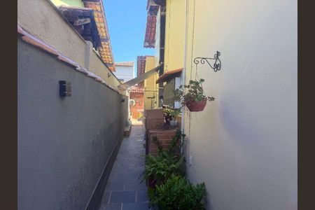 Casa à venda com 137m², 4 quartos e 2 vagas