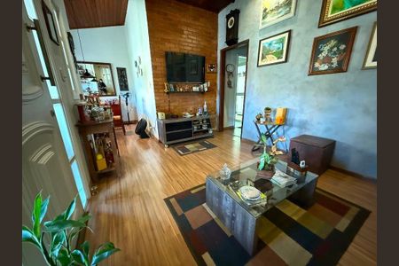 Casa à venda com 4 quartos, 137m² em Itaipu, Niterói