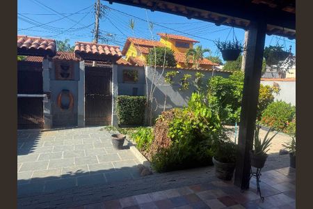 Casa à venda com 137m², 4 quartos e 2 vagas