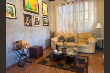 Casa à venda com 4 quartos, 137m² em Itaipu, Niterói