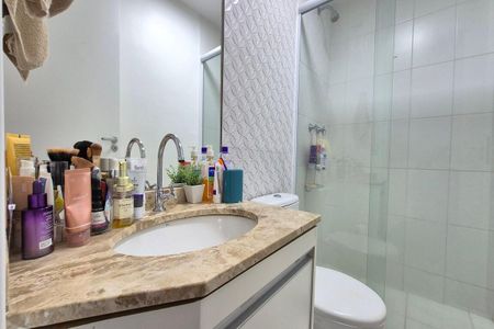 Apartamento para alugar com 55m², 2 quartos e 1 vaga Apartamento para alugar com 55m², 2 quartos e 1 vagaBanheiro da Suíte