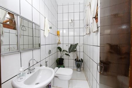Banheiro Social de casa à venda com 4 quartos, 125m² em Padre Eustáquio, Belo Horizonte