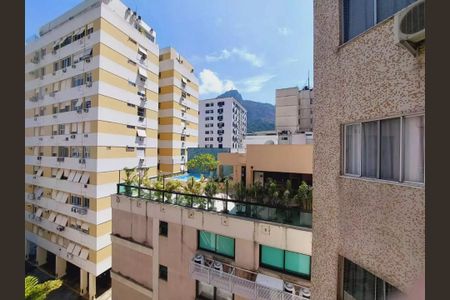 Apartamento à venda com 95m², 2 quartos e 1 vaga