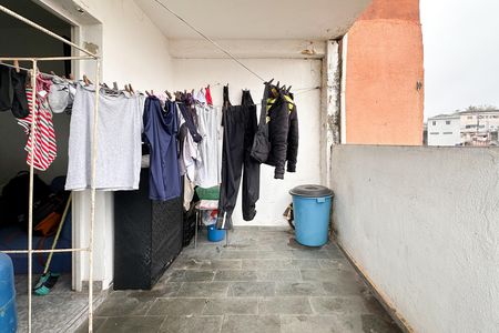 Casa à venda com 210m², 4 quartos e 2 vagas Casa à venda com 210m², 4 quartos e 2 vagasSacada do Quarto 1 - Casa 2