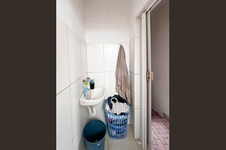 Casa à venda com 210m², 4 quartos e 2 vagas Casa à venda com 210m², 4 quartos e 2 vagasBanheiro Social - Casa 2
