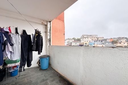 Casa à venda com 210m², 4 quartos e 2 vagas Casa à venda com 210m², 4 quartos e 2 vagasSacada do Quarto 1 - Casa 2