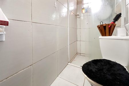 Casa à venda com 210m², 4 quartos e 2 vagas Casa à venda com 210m², 4 quartos e 2 vagasBanheiro Social - Casa 3