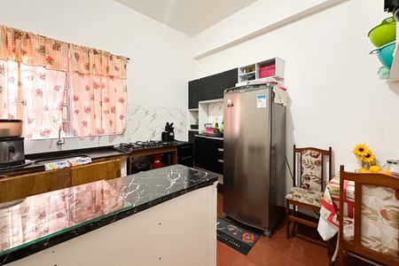 Casa à venda com 210m², 4 quartos e 2 vagas Casa à venda com 210m², 4 quartos e 2 vagasCozinha - Casa 1