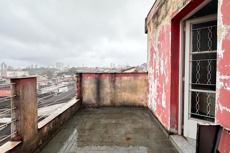 Casa à venda com 210m², 4 quartos e 2 vagas Casa à venda com 210m², 4 quartos e 2 vagasSacada do Quarto 2 - Casa 2