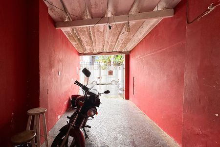 Casa à venda com 210m², 4 quartos e 2 vagas Casa à venda com 210m², 4 quartos e 2 vagasGaragem - Casa 2