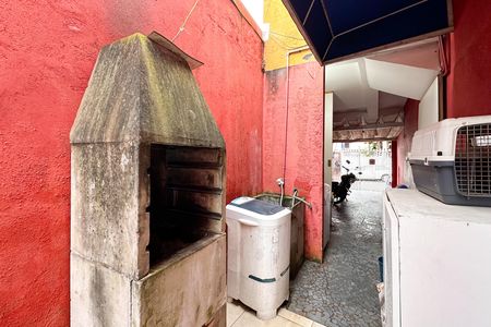 Casa à venda com 210m², 4 quartos e 2 vagas Casa à venda com 210m², 4 quartos e 2 vagasÁrea de Serviço - Casa 2