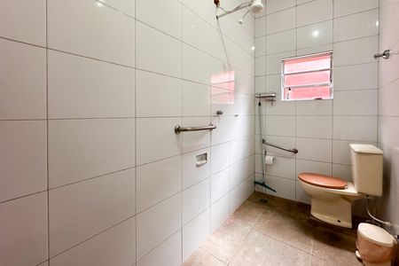 Casa à venda com 210m², 4 quartos e 2 vagas Casa à venda com 210m², 4 quartos e 2 vagasBanheiro Social - Casa 1
