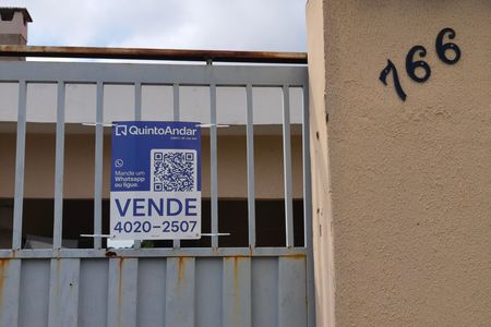 Casa à venda com 275m², 3 quartos e 4 vagasPLACA INSTALADA NA FACHADA
