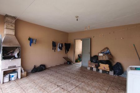 Casa à venda com 275m², 3 quartos e 4 vagasQuintal - Garagem