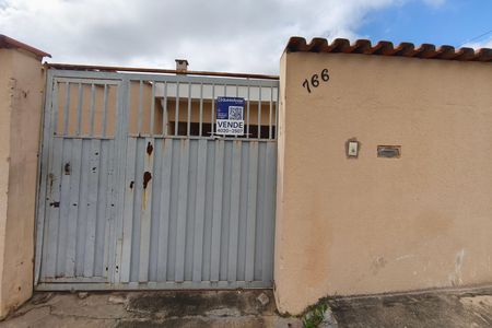 Casa à venda com 275m², 3 quartos e 4 vagasPLACA INSTALADA NA FACHADA