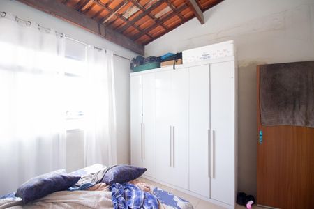 Casa à venda com 100m², 4 quartos e 3 vagasQuarto